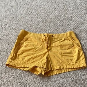 A.N.A size 10 inseam 3.5